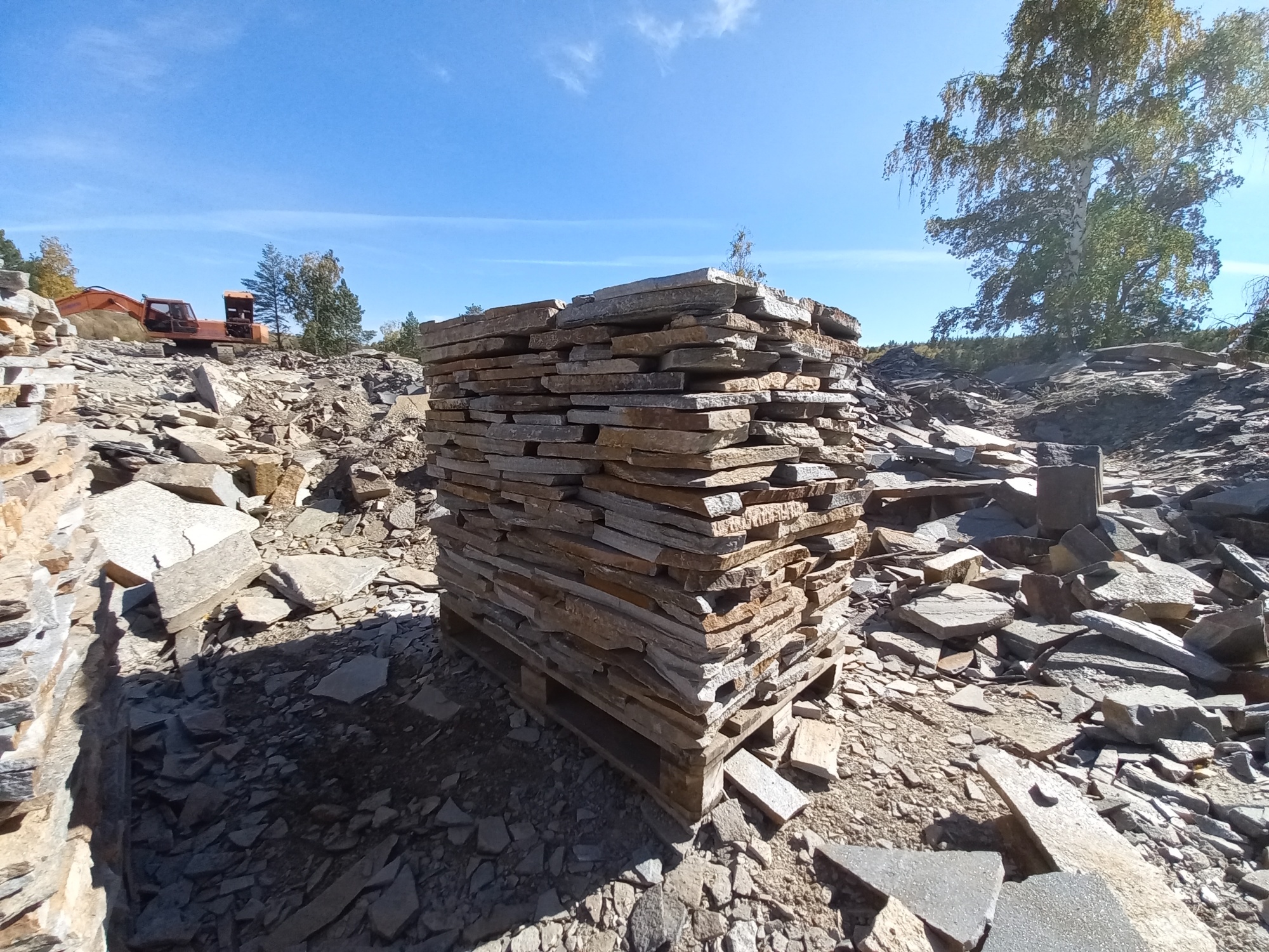 Плитняк златолит серебристый для мощения на бетон купить в Новоуральске