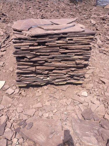 Плитняк лемезит бордовый для цоколя 1,5-2 см купить в Новоуральске