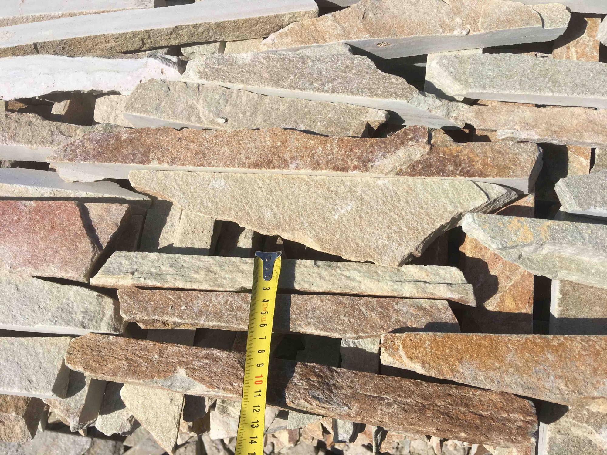 Горбушка златолит золотистый для облицовки купить в Новоуральске