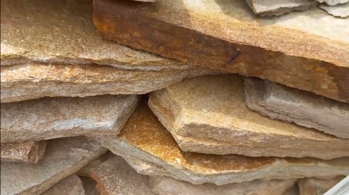 Плитняк златолит жёлтый золотистый для отмостки купить в Новоуральске