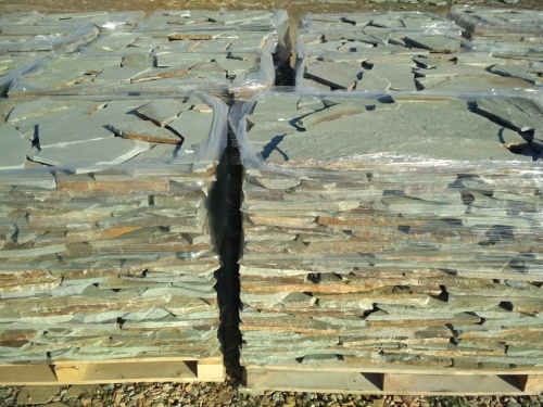 Плитняк златолит зелёный для цоколя, отмостки купить в Новоуральске