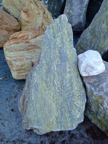 Златолит жёлтый, жёлто-зелёный глыбки и валуны для ланшафтного дизайна купить в Новоуральске