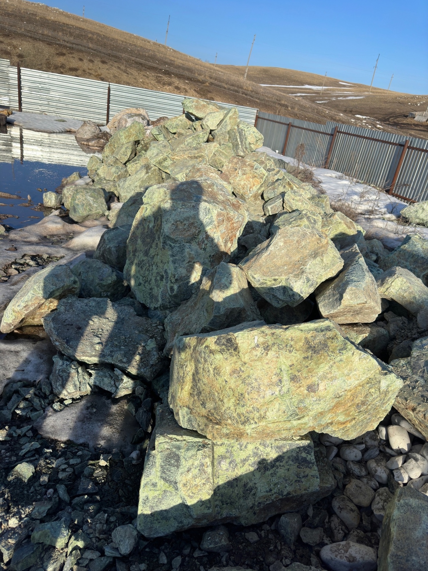 Камни для ландшафтного дизайна зелёные 10-60 килограмм купить в Новоуральске