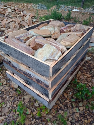 Златолит жёлтый, жёлто-зелёный глыбки и валуны для ланшафтного дизайна купить в Новоуральске