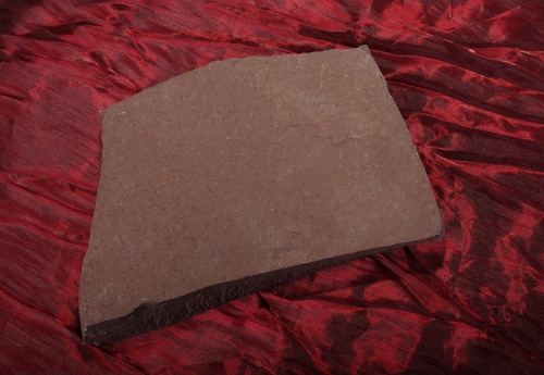 Плитняк лемезит бордовый для цоколя 1,5-2 см купить в Новоуральске