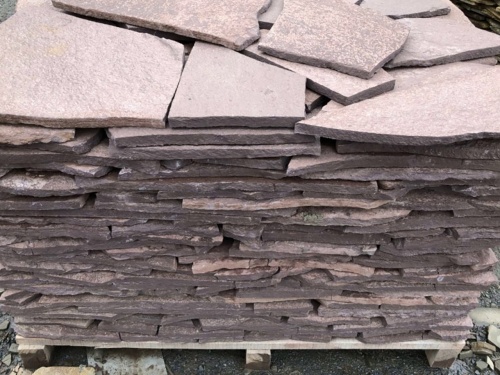 Плитняк лемезит бордовый для облицовки цоколя 20-25 мм  купить в Новоуральске