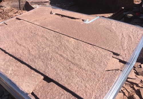 Плитняк лемезит бордовый для облицовки цоколя 20-25 мм  купить в Новоуральске