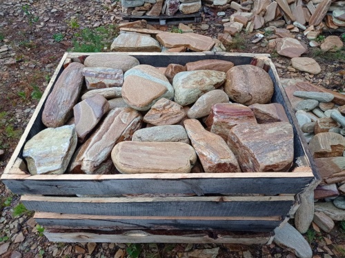 Златолит жёлтый, жёлто-зелёный глыбки и валуны для ланшафтного дизайна купить в Новоуральске