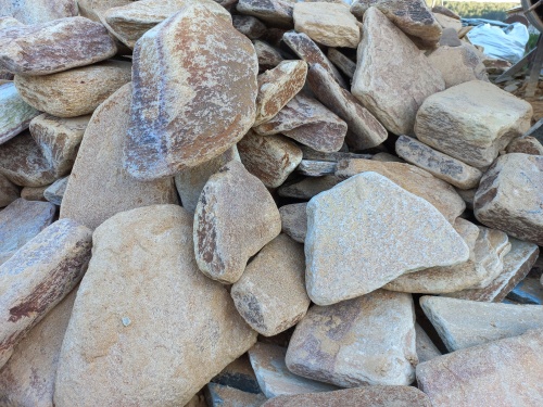 Златолит жёлтый, жёлто-зелёный глыбки и валуны для ланшафтного дизайна купить в Новоуральске