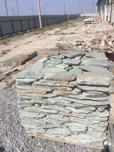 Златолит серебристый галтованный для лестниц купить в Новоуральске